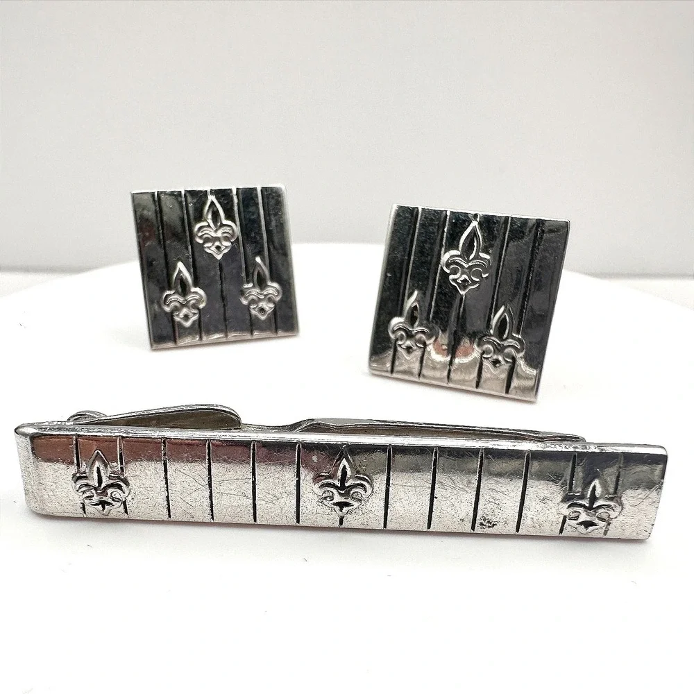 Vintage Swank Silver Tone Fleur De Lis Cufflinks & Tie Clip Earing Set Jewelry‎
